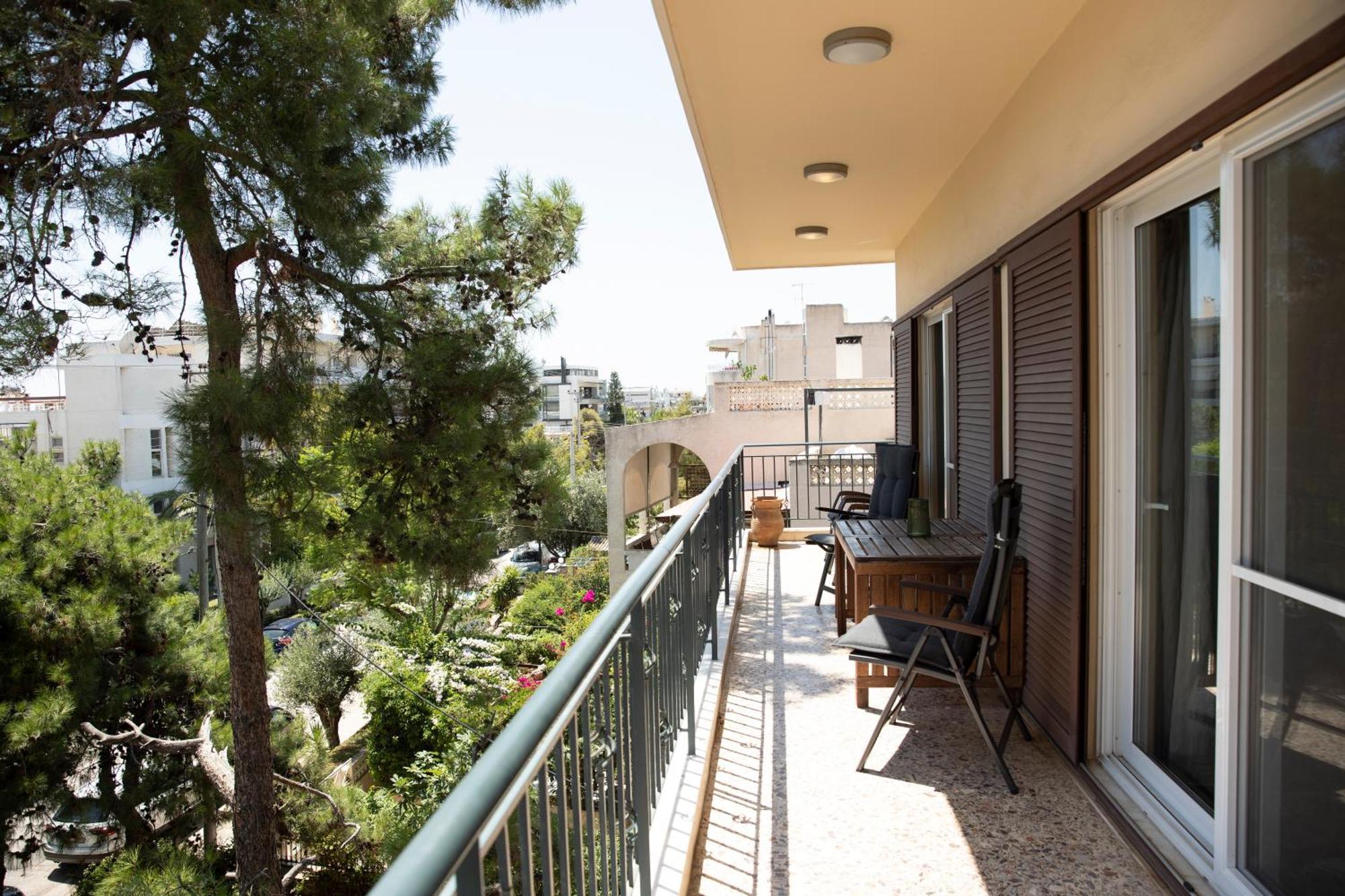 Spacious Glyfada Golf 4Br -Near Beach + Shops Athen Eksteriør bilde