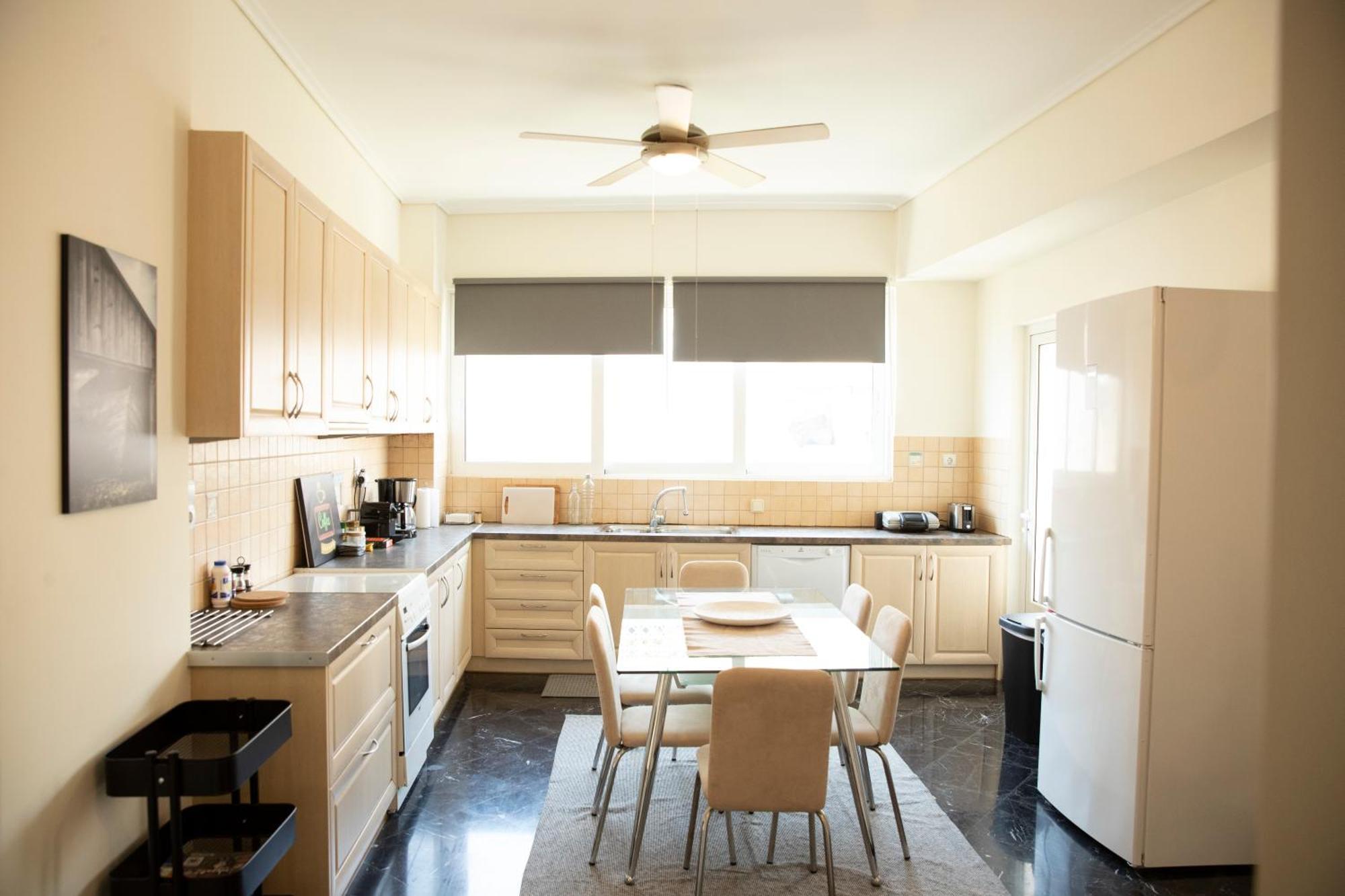 Spacious Glyfada Golf 4Br -Near Beach + Shops Athen Eksteriør bilde