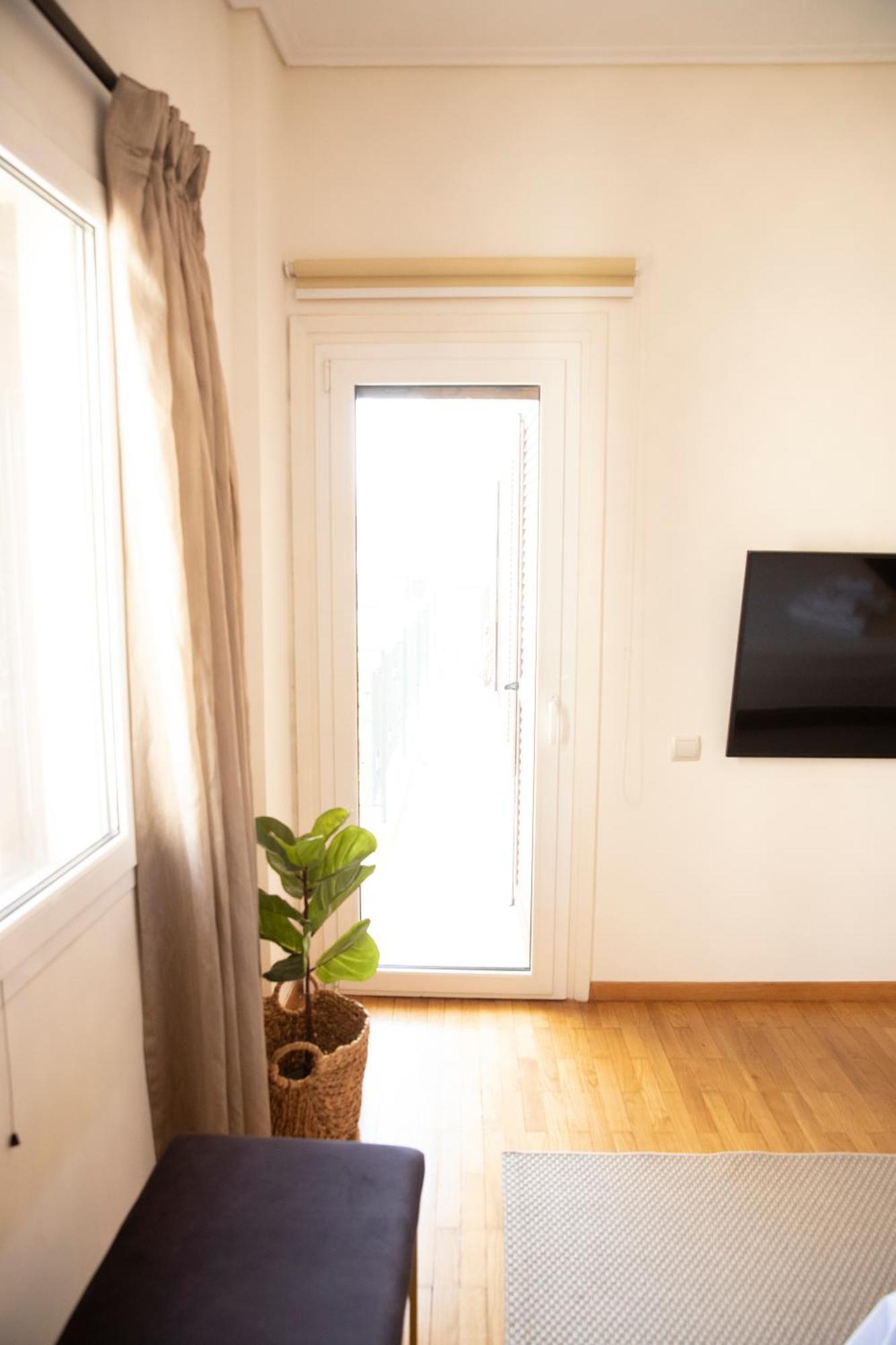 Spacious Glyfada Golf 4Br -Near Beach + Shops Athen Eksteriør bilde