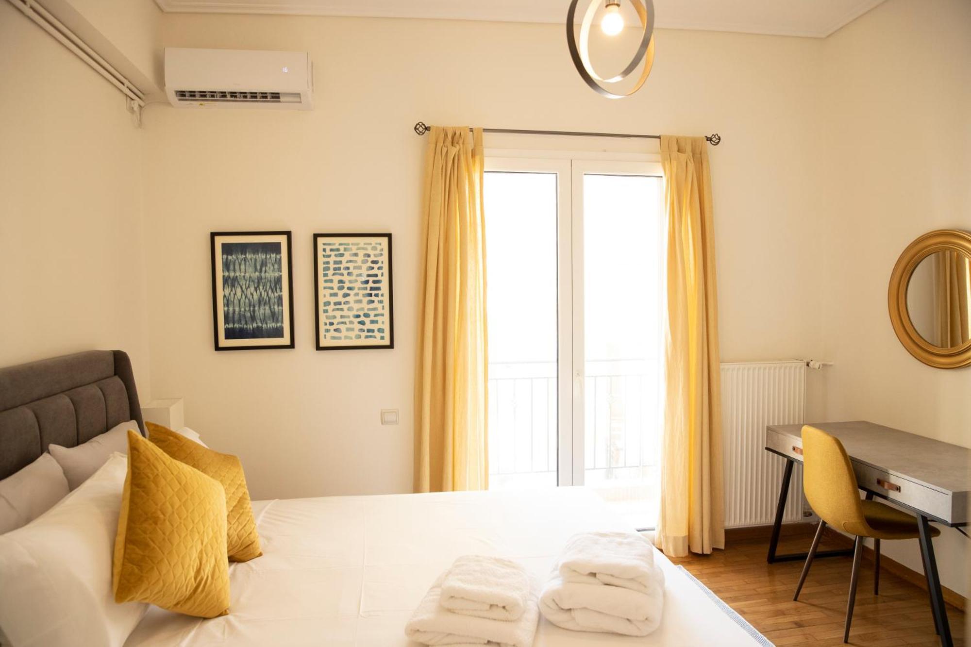 Spacious Glyfada Golf 4Br -Near Beach + Shops Athen Eksteriør bilde